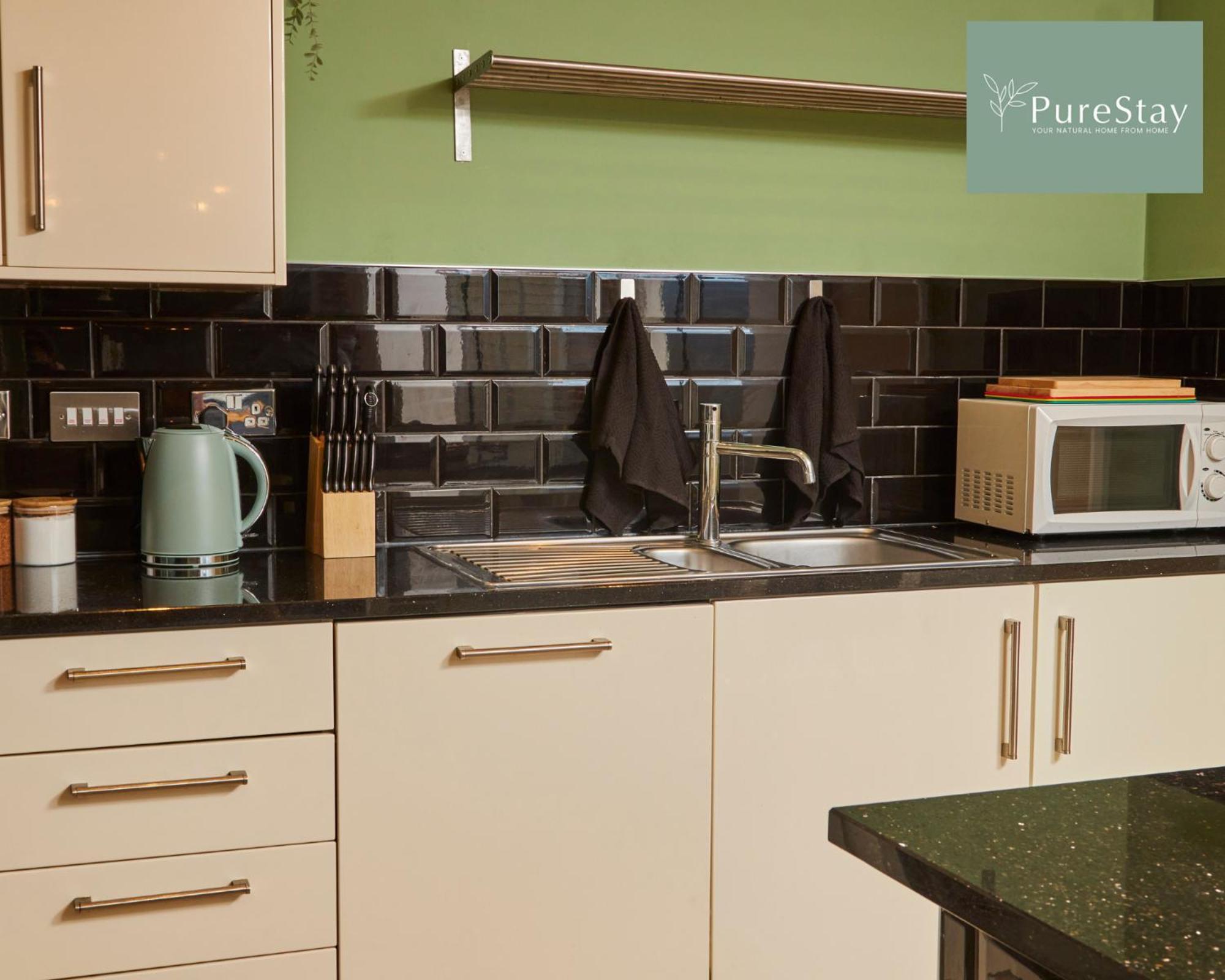 Superb House Manchester Near Etihad With Free Parking Sleeps 8 Luaran gambar