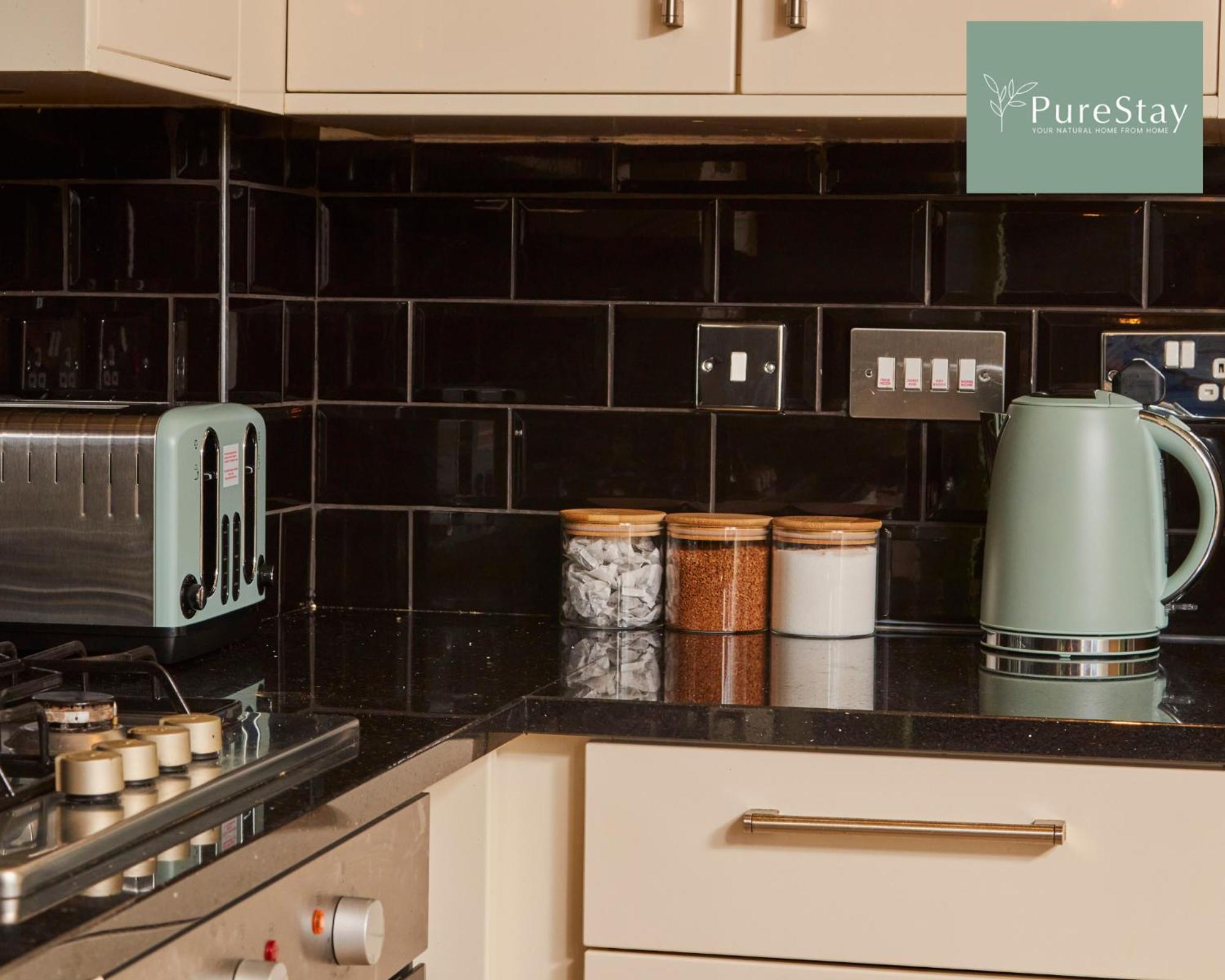 Superb House Manchester Near Etihad With Free Parking Sleeps 8 Luaran gambar