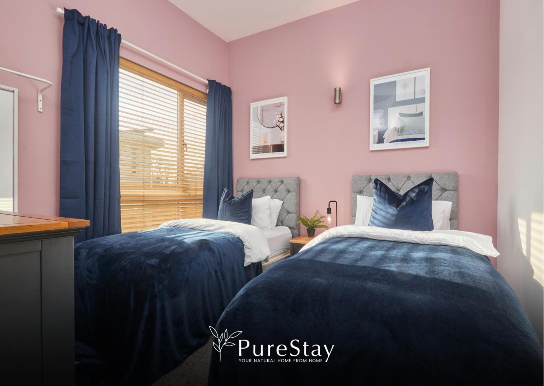 Superb House Manchester Near Etihad With Free Parking Sleeps 8 Luaran gambar